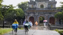 Nghỉ lễ 30/4-1/5, miền Bắc trời mưa lạnh; miền Trung mưa tầm tã