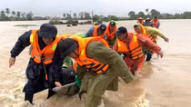 Mưa lũ Nam Trung Bộ cực đoan, vượt kỷ lục lịch sử