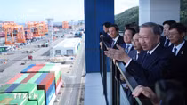 Tổng Bí thư thăm Cảng Busan, thúc đẩy hợp tác phát triển cảng biển hiện đại