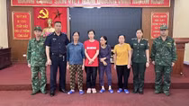 Bắt 4 phụ nữ vận chuyển ngoại tệ, tương đương hơn 1 tỷ đồng qua biên giới