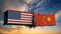 Tổng thống Trump tuyên bố áp thuế bổ sung 100% với hàng hóa Trung Quốc