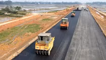 Tết không nghỉ trên công trường cao tốc Bắc – Nam