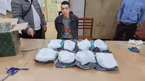 Truy tố 2 đối tượng trong đường dây vận chuyển hơn 7,3 kg ketamine từ Hà Lan về Việt Nam