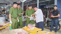 Cần Thơ: Bắt 3 cán bộ Thú y