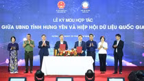 Đẩy mạnh công nghiệp hóa, hiện đại hóa, hướng tới xây dựng chính quyền số, kinh tế số và xã hội số