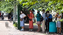 Nắng nóng khắp các tỉnh thành trên cả nước, tăng về cường độ, trời oi bức