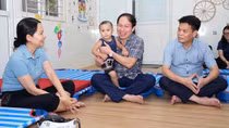 Ấm lòng bữa cơm ngày bão