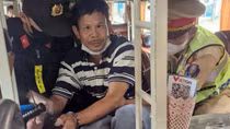 Níu kéo bất thành, chồng vác rựa chém vợ và “phi công” trọng thương