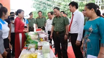 Lãnh đạo Bộ Công an biểu dương mô hình tự quản về ANTT xã Việt Xuyên