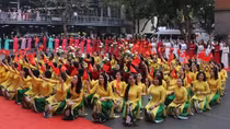Hơn 200 nữ cán bộ, chiến sĩ Công an diễu hành, tôn vinh áo dài
