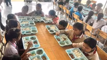Hàng nghìn học sinh Đắk Lắk vẫn chưa nhận được tiền từ chương trình “Nuôi em”