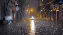 Miền Bắc ngày nắng, đêm nhiều nơi có mưa