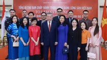 Tổng Bí thư Tô Lâm gặp gỡ cán bộ cơ quan đại diện và cộng đồng người Việt ở Indonesia