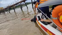 Tìm thấy thi thể nạn nhân và chiếc ô tô bị nước cuốn trôi