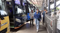 Vé xe khách dịp Tết Nguyên đán: Mở bán đến đâu, khách mua tới đó