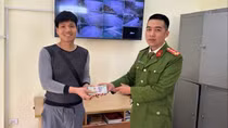 Rà soát camera an ninh, Công an xã tìm và trả lại gần 40 triệu đồng cho người bị đánh rơi