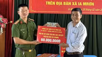 Trưởng Công an xã dùng tiền tiết kiệm xây nhà cho hộ nghèo