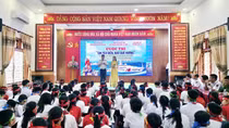 Tình yêu biển đảo thể hiện qua cuộc thi vẽ tranh và trắc nghiệm trực tiếp