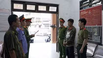 Đòi tiền không được, đánh bạn gái gây thương tích