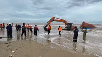 Tìm thấy thi thể 2 ngư dân trong vụ chìm tàu làm 9 người mất tích