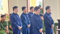 Xét xử nhóm bị cáo nhận hối lộ xảy ra tại Chi cục đăng kiểm 8