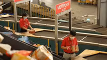 Hàng hóa nhập khẩu trị giá thấp gửi qua dịch vụ chuyển phát nhanh không được miễn thuế