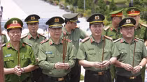 Công an Quảng Trị dâng hoa, dâng hương tưởng niệm các anh hùng liệt sĩ