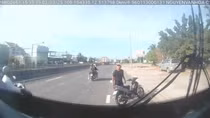 Truy xét kẻ chặn đầu xe buýt, ném đá vỡ kính rồi hành hung lái xe
