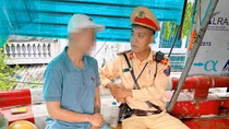 CSGT kịp thời ngăn nam thanh niên định nhảy cầu Chương Dương tự tử