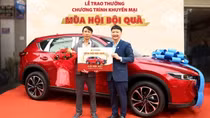 Ôtô Mazda CX-5 trị giá hơn 1 tỷ đã được trao tận tay khách hàng may mắn của Vietbank