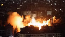 Israel không kích dồn dập vùng ngoại ô thủ đô Lebanon