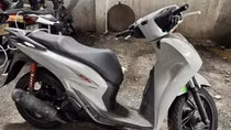 Tìm chủ xe SH 160i bị bỏ dưới hầm xe hơn 1 năm