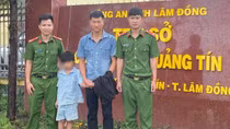 Công an xã giúp cháu trai bị lạc về với gia đình