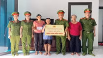Cảm động tấm lòng của những “người cha, người mẹ đỡ đầu” Công an vùng đất mỏ