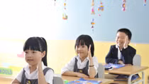 Thí điểm cho học sinh lớp 1, lớp 2 làm quen với tiếng Trung Quốc, Nhật Bản và Hàn Quốc