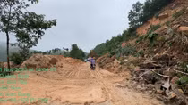 Nhiều tuyến đường huyết mạch đã lưu thông trở lại, 39 vị trí ùn tắc đang được xử lý