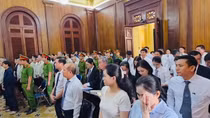 "Ngó lơ" cho doanh nghiệp, 6 cán bộ hải quan bị đề nghị mức án từ 7 -9 năm tù