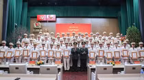 Bộ trưởng Bộ Công an trao tặng bằng khen hai tấm gương tiêu biểu của Công an Bình Thuận