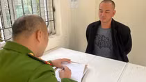 Tạm giữ đối tượng lấn chiếm đất trái phép, chống người thi hành công vụ