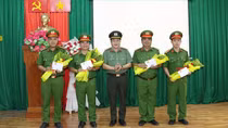 Khen thưởng các tập thể khám phá nhanh vụ giết người, cướp tài sản ở An Giang