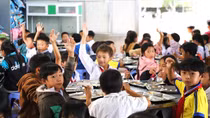 Từ lá thư chia tay đẫm nước mắt đến bếp ăn tình thương dành cho học trò nghèo