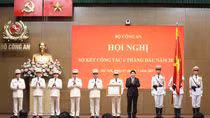 Trao Huân chương cao quý tặng Bộ Công an và các tập thể, cá nhân xuất sắc
