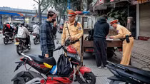 Hà Nội: Kiên trì xử lý học sinh vi phạm giao thông