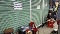 Vì sao nhiều tiểu thương vẫn đóng cửa hàng?