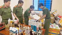 Bộ Y tế yêu cầu tăng cường kiểm tra hoạt động kinh doanh thuốc, mỹ phẩm dịp Tết