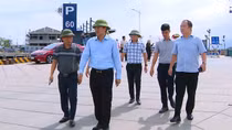 Hải Phòng: Phê bình Sở Xây dựng và đơn vị vận hành phà từ chối phục vụ hành khách rời đảo Cát Bà