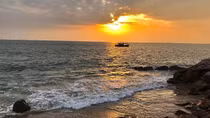 Đại tá Công an dũng cảm lao xuống biển cứu người đuối nước