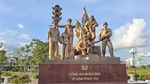 Khánh thành Tượng đài “Công an nhân dân vì dân phục vụ” tại tỉnh Quảng Ninh