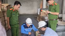 Phát hiện hàng nghìn sản phẩm nghi nhập lậu tại kho hàng Minh Khang