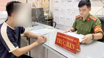 Những màn kịch báo hoang tin